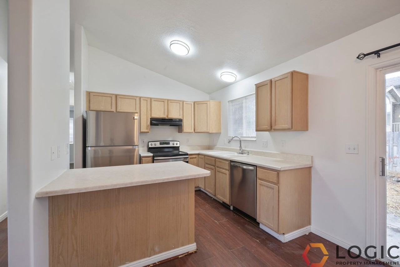 126 W 475 S - Photo 7 of 22