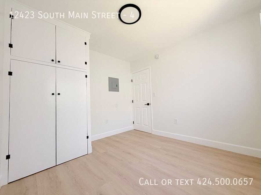 12423 S Main St #4 - Photo 5 of 13