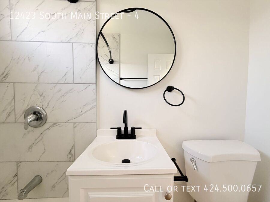 12423 S Main St #4 - Photo 7 of 13