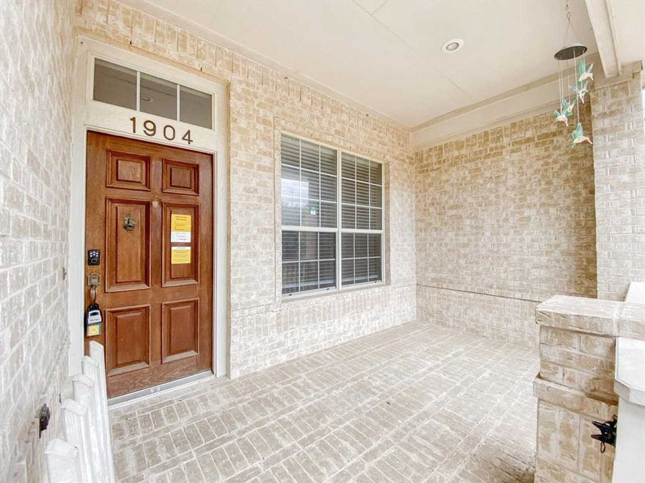 1904 Maize Bend Dr - Photo 2 of 30