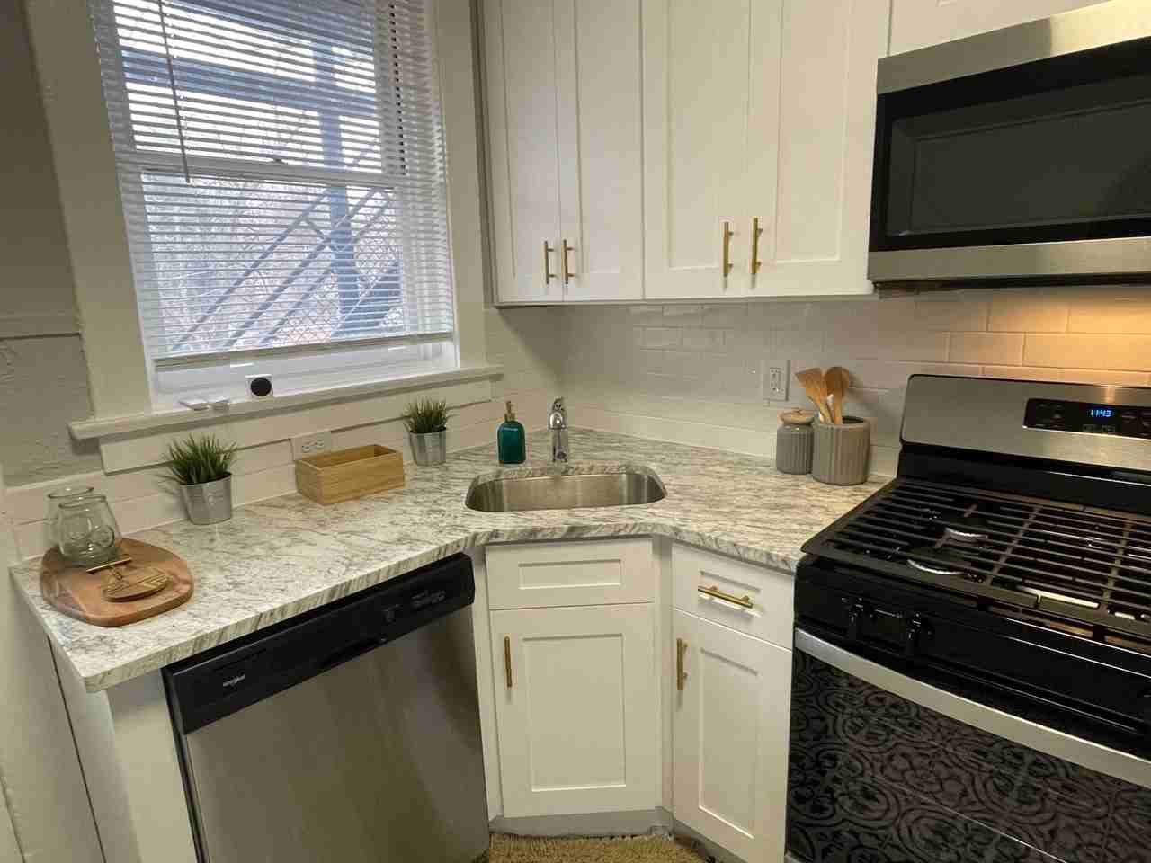 4205 Botanical Ave #3W - Photo 7 of 16