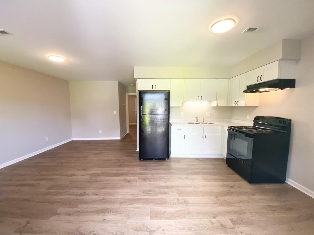 4211 E Cotton St #F - Photo 3 of 11