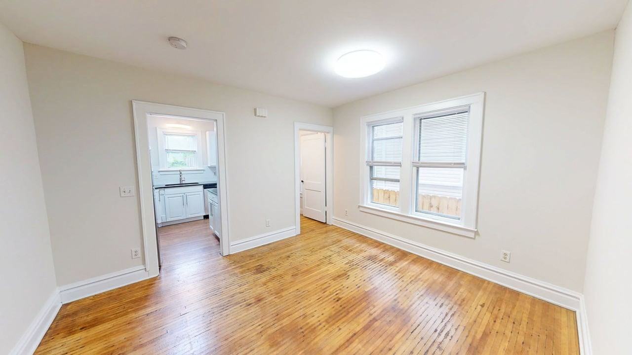 210 Olentangy St - Photo 6 of 9
