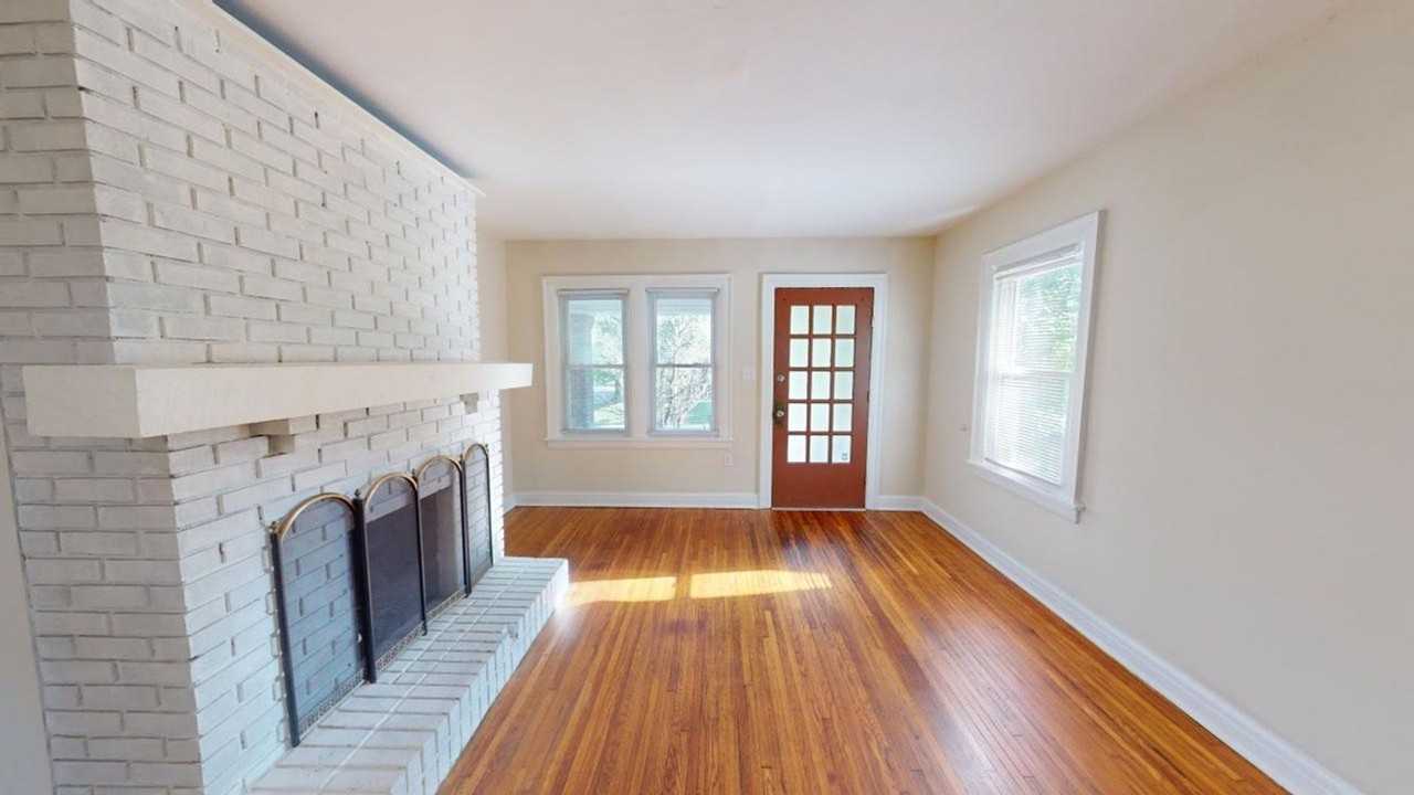 137 Crestview Rd - Photo 3 of 22