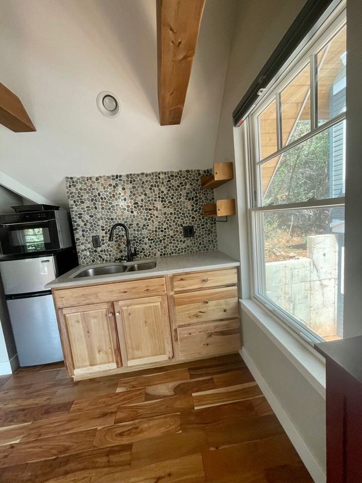212 Illinois Ave - Photo 6 of 14