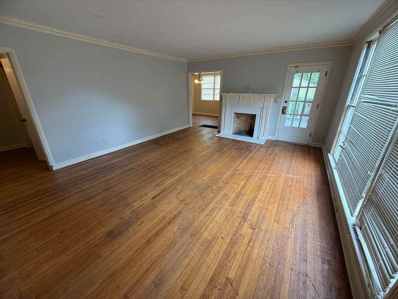 3304 Gilmer Ave - Photo 4 of 9