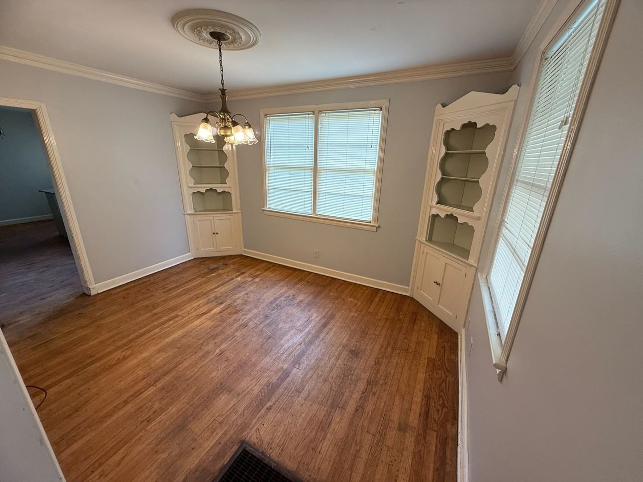 3304 Gilmer Ave - Photo 6 of 9