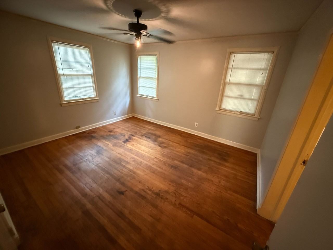 3304 Gilmer Ave - Photo 7 of 9