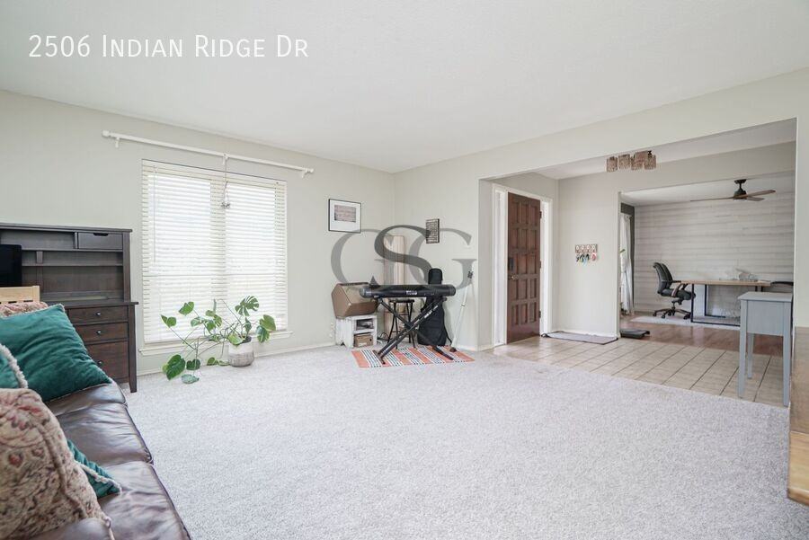 2506 Indian Ridge Dr - Photo 3 of 31