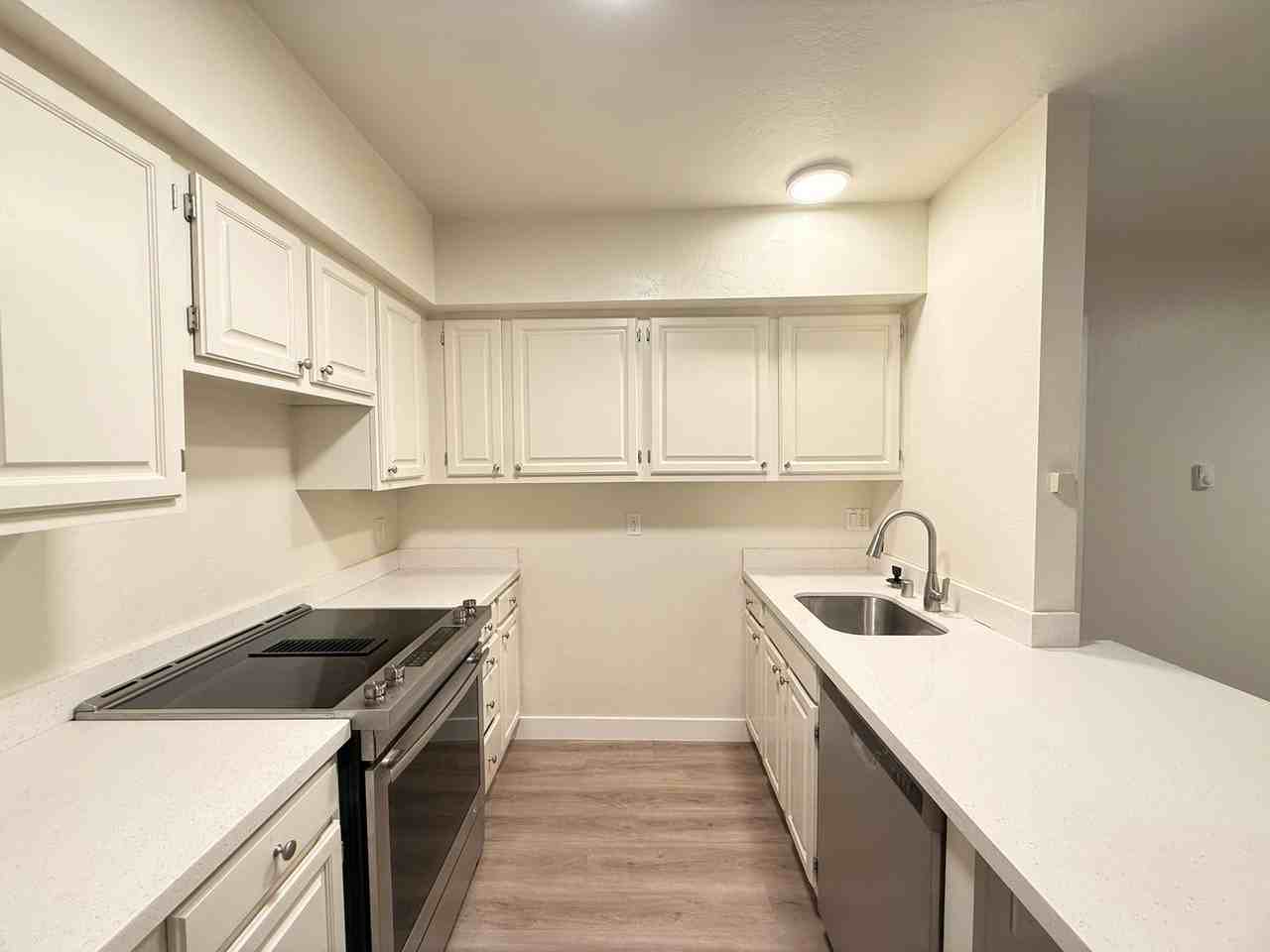 51 Essex St #11 - Photo 5 of 12