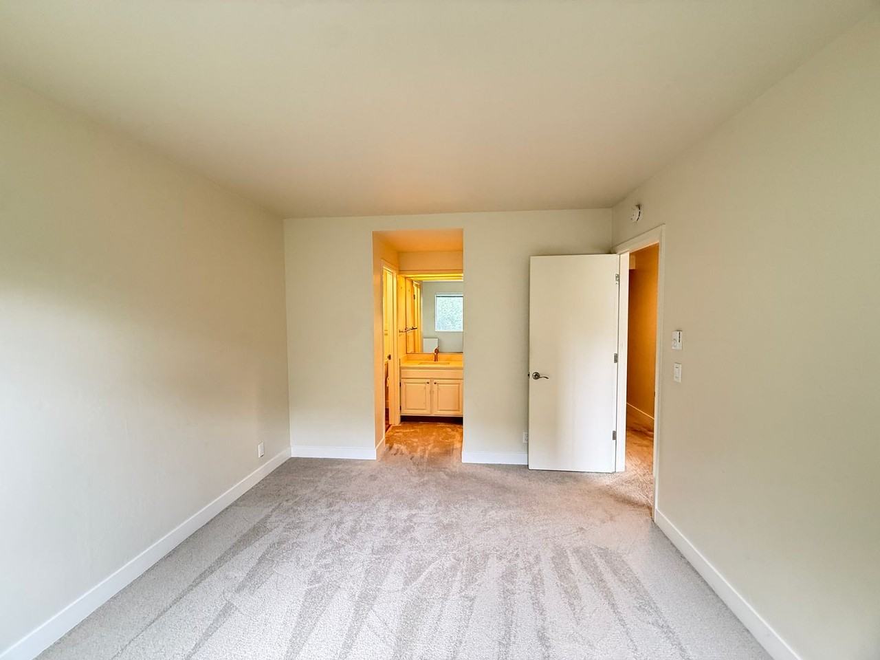 51 Essex St #11 - Photo 7 of 12