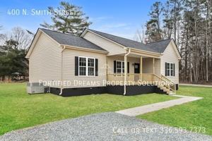 featured image of 400 N Smith St
