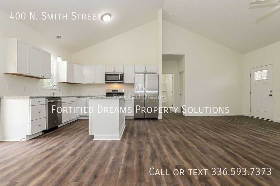 400 N Smith St - Photo 3 of 11
