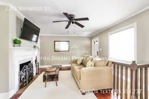 featured image of 2203 Maywood St