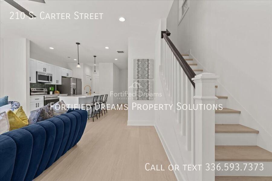 210 S Carter St - Photo 3 of 36