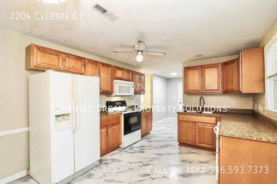 2204 Celeste Ct - Photo 7 of 19