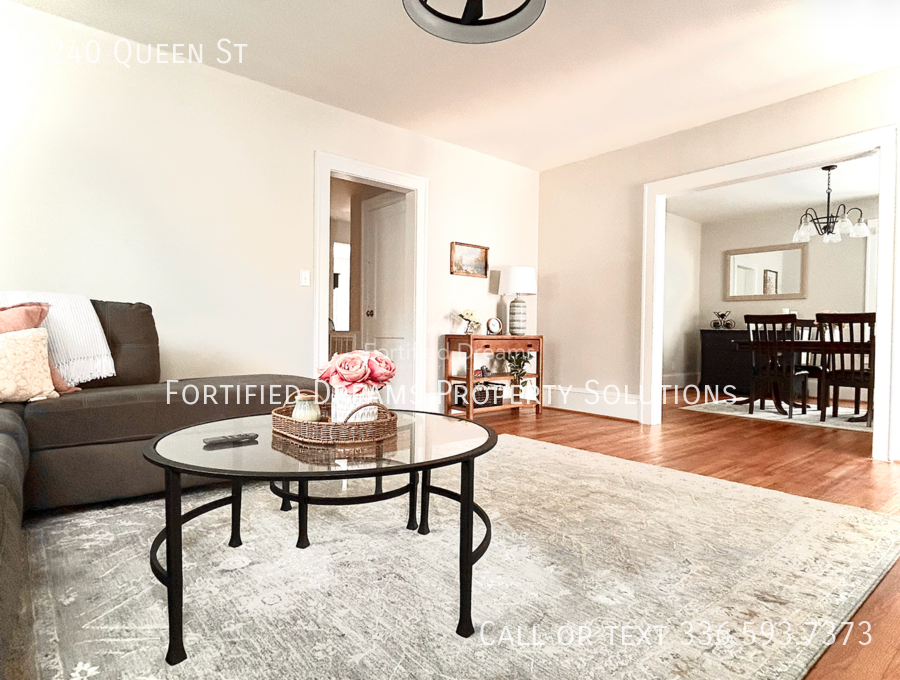 2240 Queen St - Photo 4 of 27