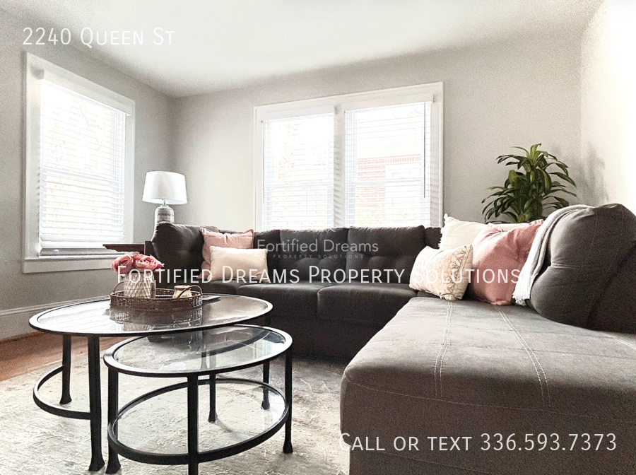2240 Queen St - Photo 5 of 27
