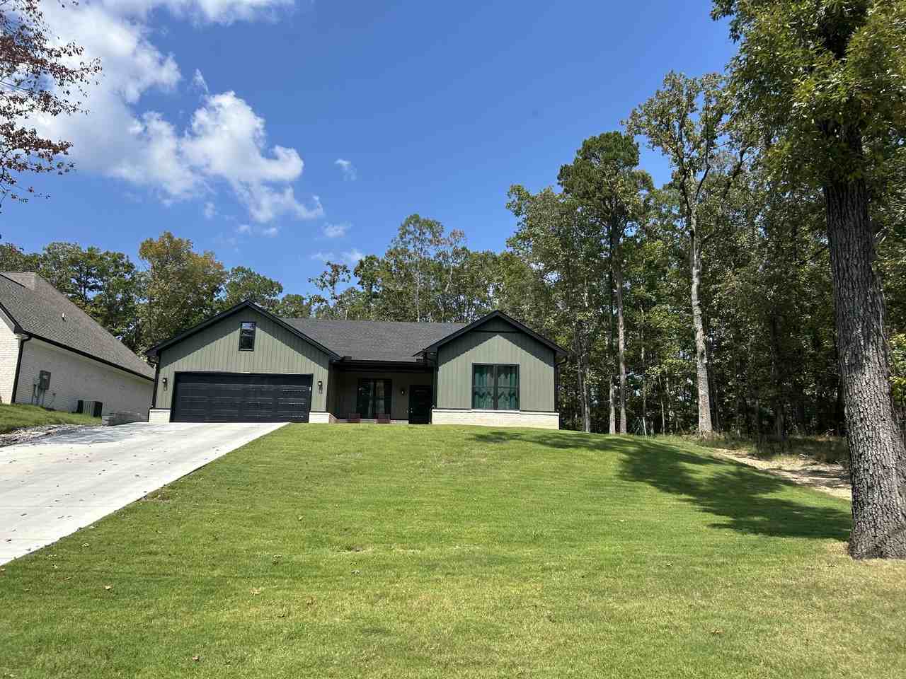 210 Diamondhead Dr #1 - Photo 2 of 34