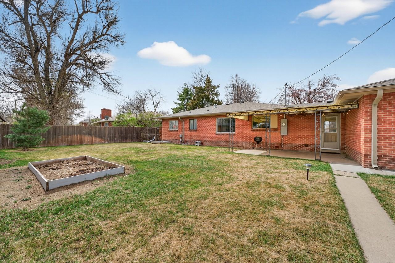 6116 S Valleyview St #NA - Photo 5 of 27