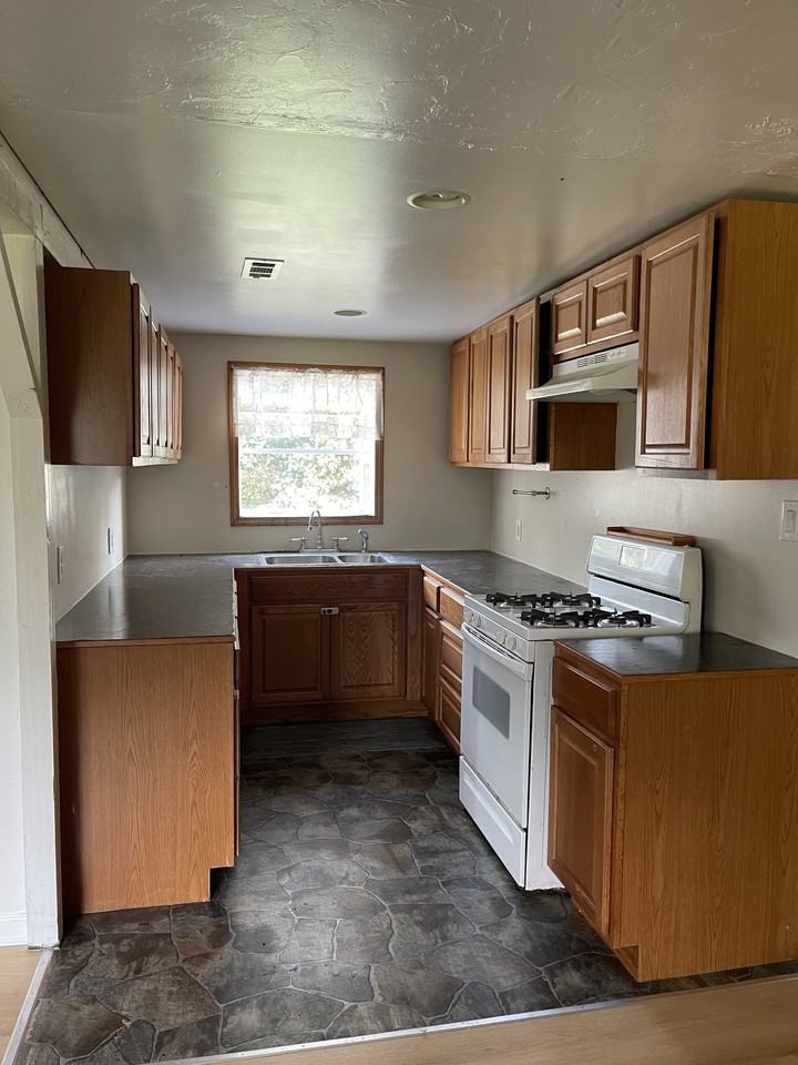9802 Kenwood Dr Sw #NA - Photo 7 of 16