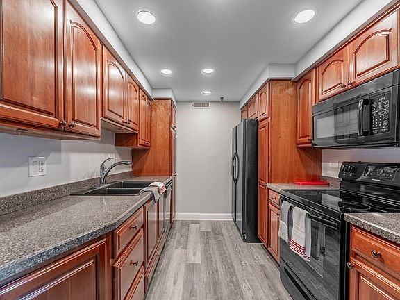 1450 Plymouth Ln #501 - Photo 3 of 14