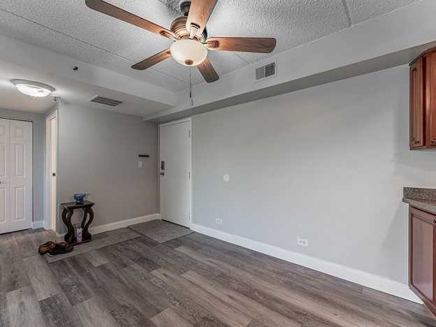 1450 Plymouth Ln #501 - Photo 4 of 14
