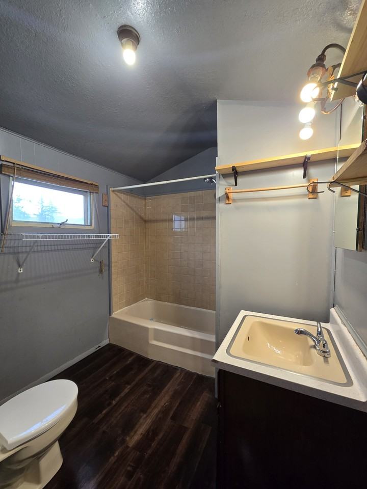 290 Montana Ave #NA - Photo 2 of 16