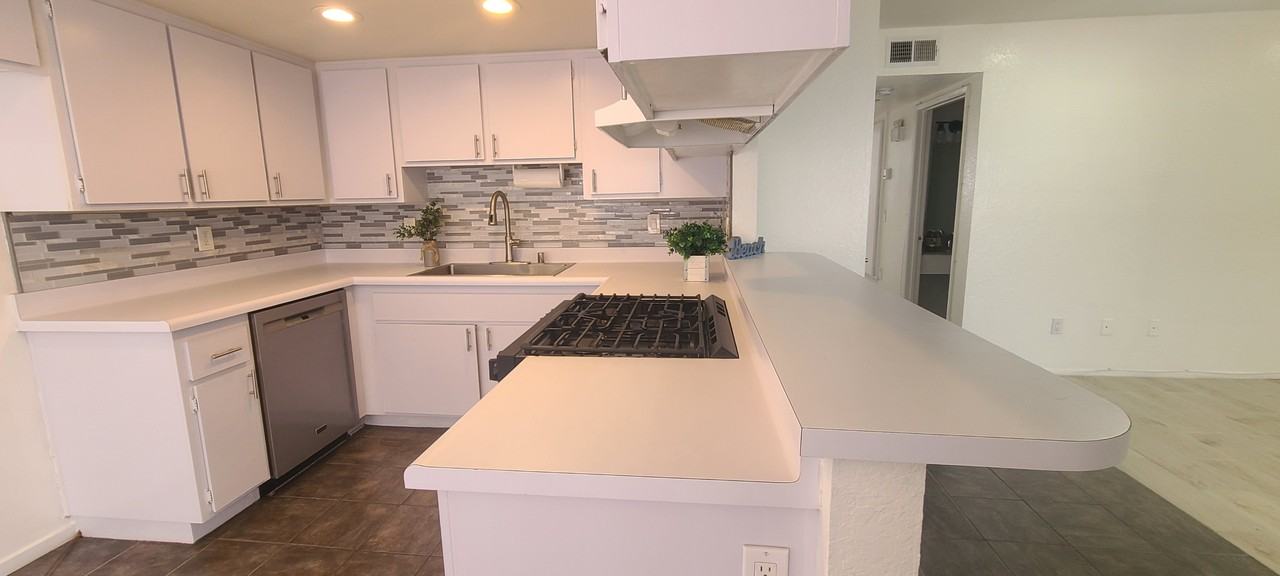 5041 Dunbar Dr #G - Photo 2 of 12