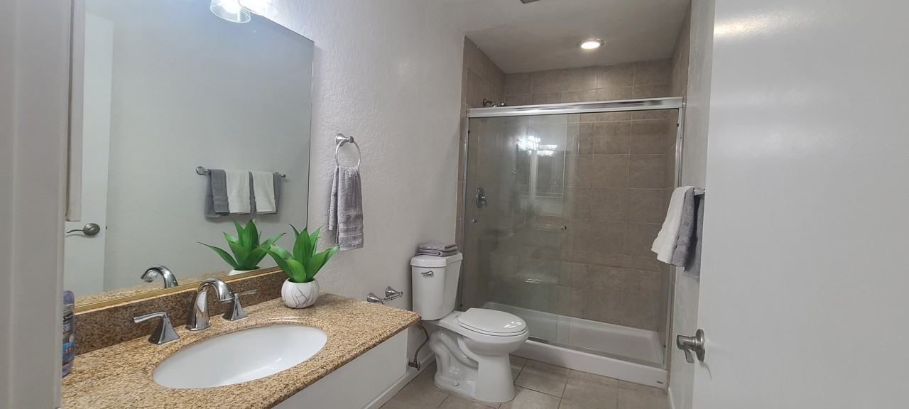 5041 Dunbar Dr #G - Photo 3 of 12