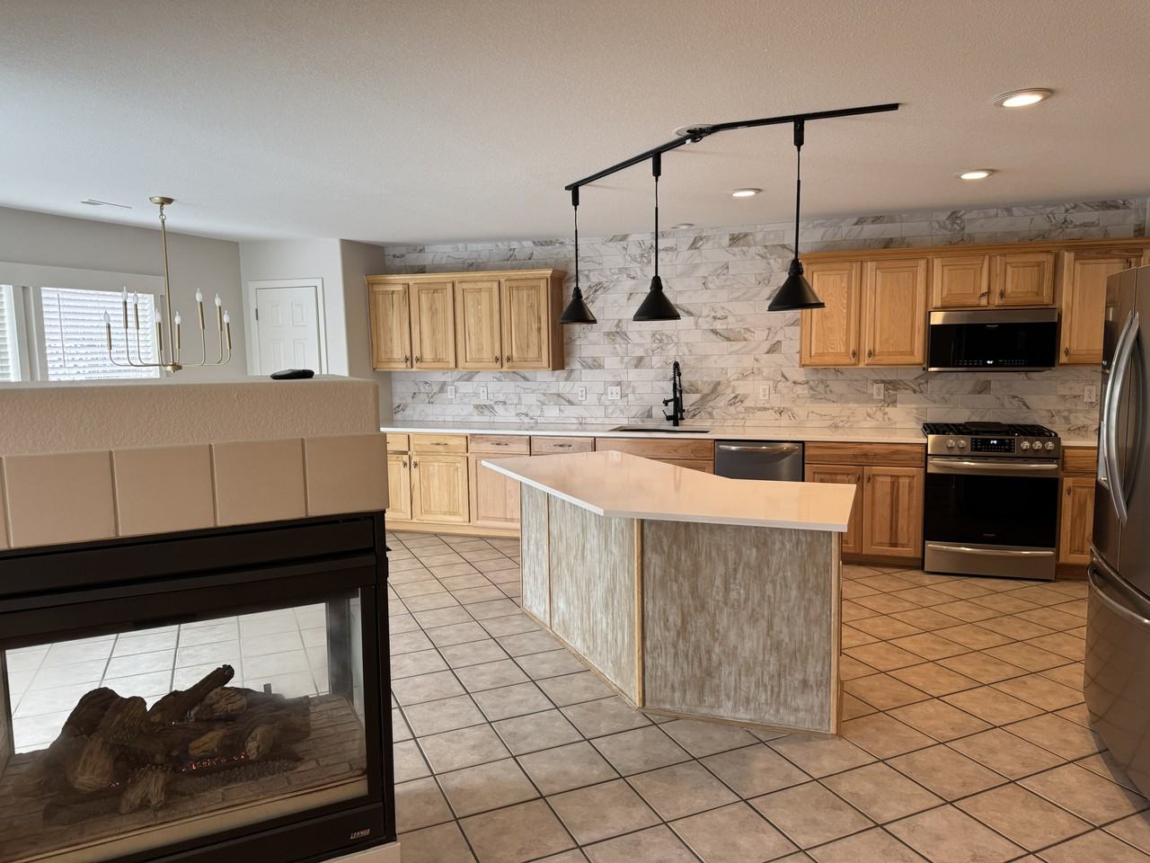 6080 Raleigh Cir - Photo 4 of 19
