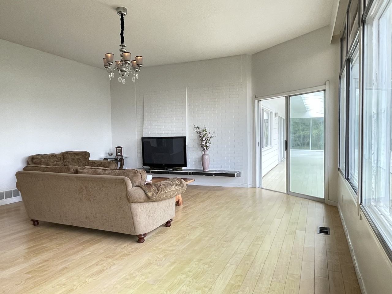 1137 Crestline Rd #1 - Photo 6 of 23
