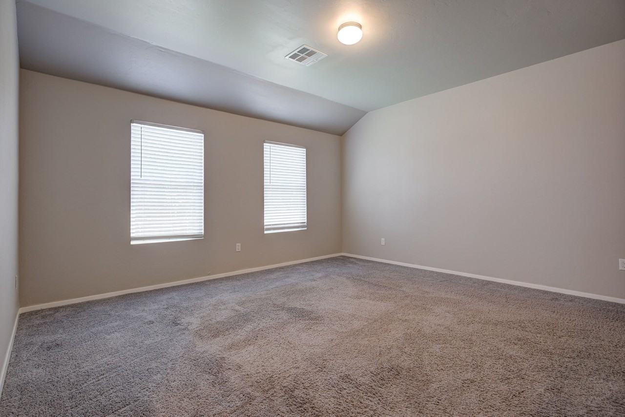 3119 Westbrook St #1 - Photo 5 of 35