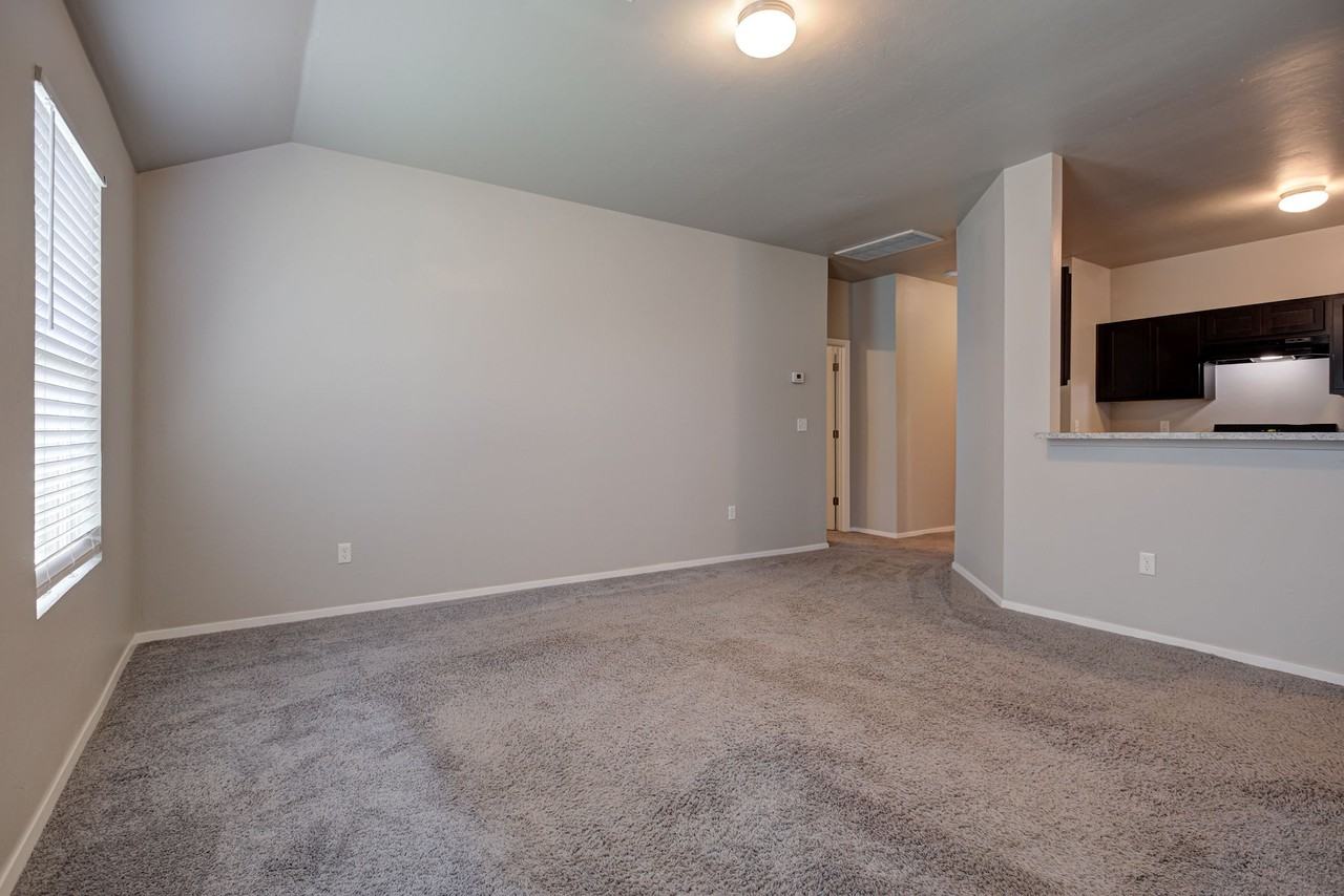 3119 Westbrook St #1 - Photo 6 of 35