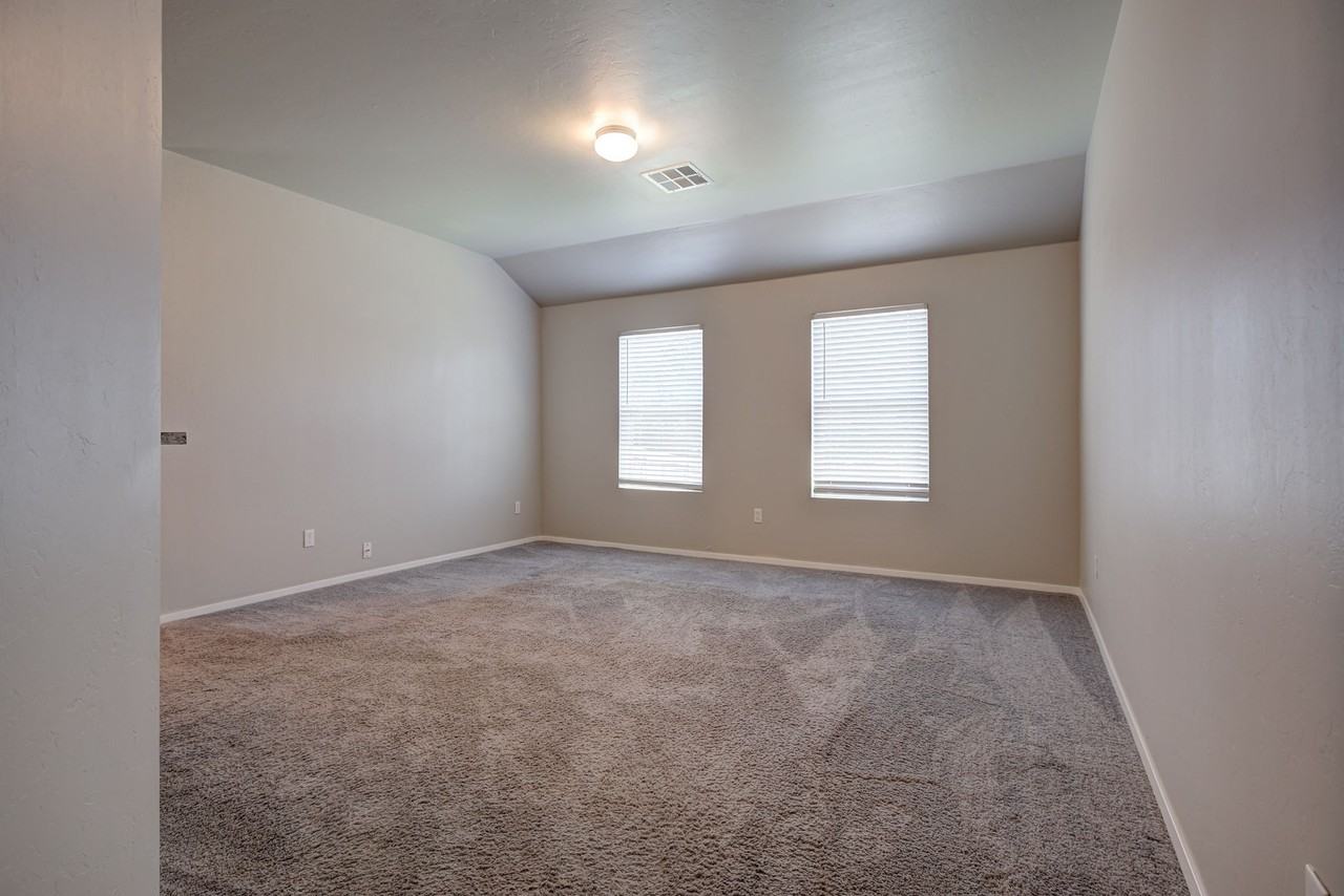 3119 Westbrook St #1 - Photo 7 of 35