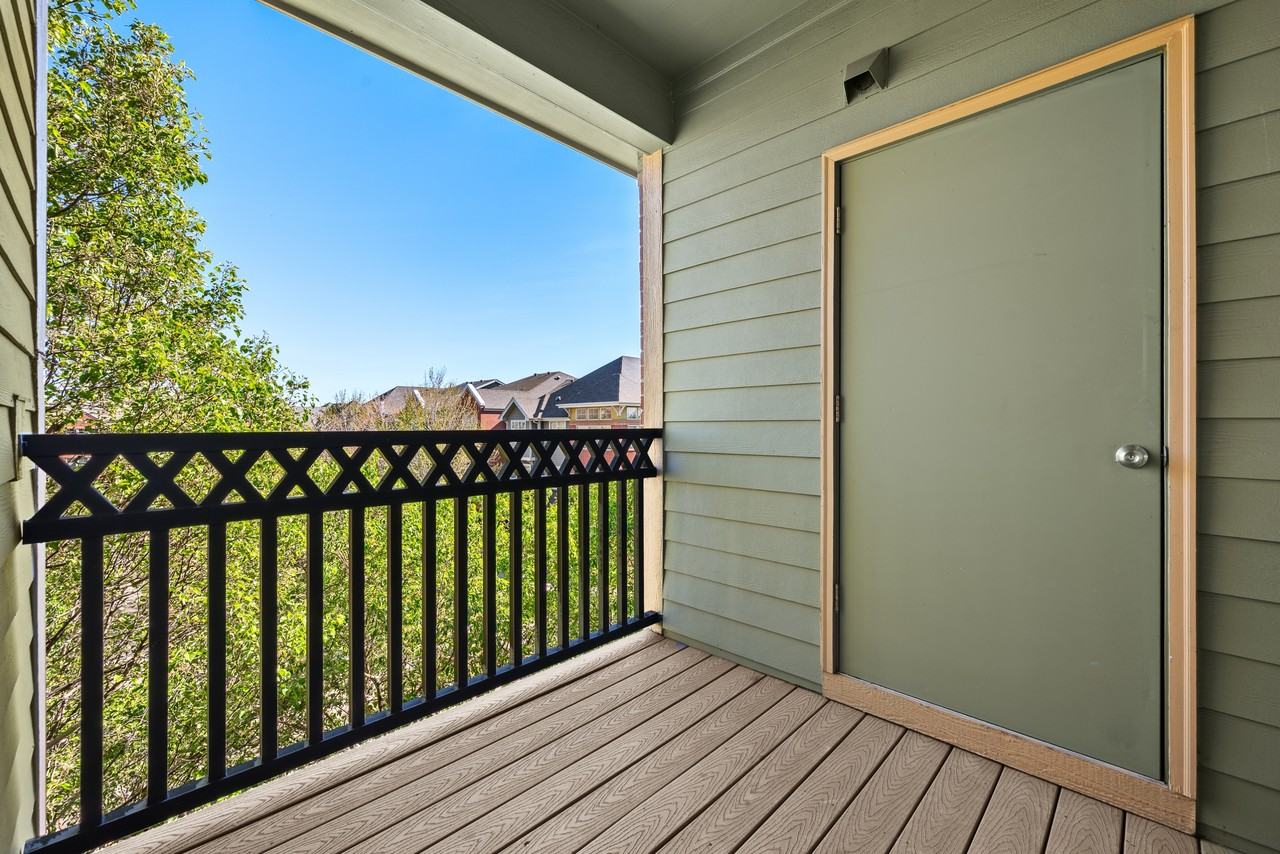 9633 E 5TH AVE - SELECT - Photo 7 of 32