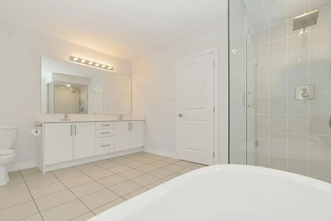 1379 Harrington St - Photo 4 of 24