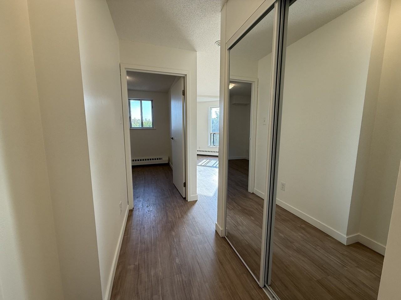283 Gilmour Ave - Photo 3 of 12