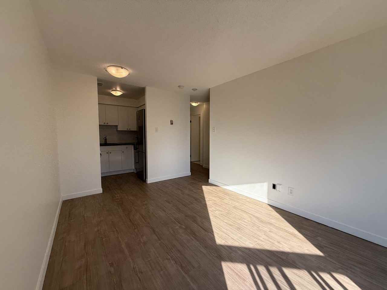 283 Gilmour Ave - Photo 6 of 12
