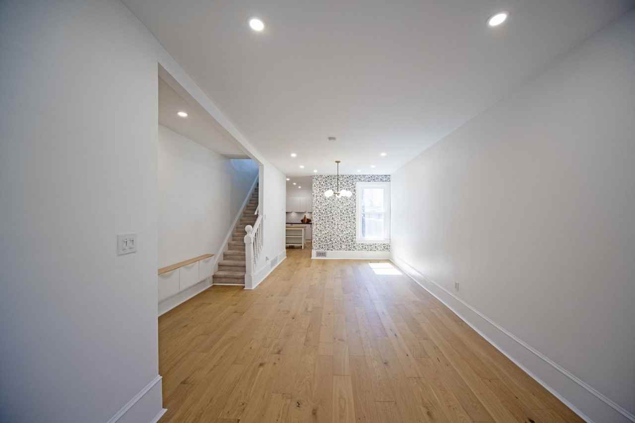 648 O'Connor St - Photo 4 of 23