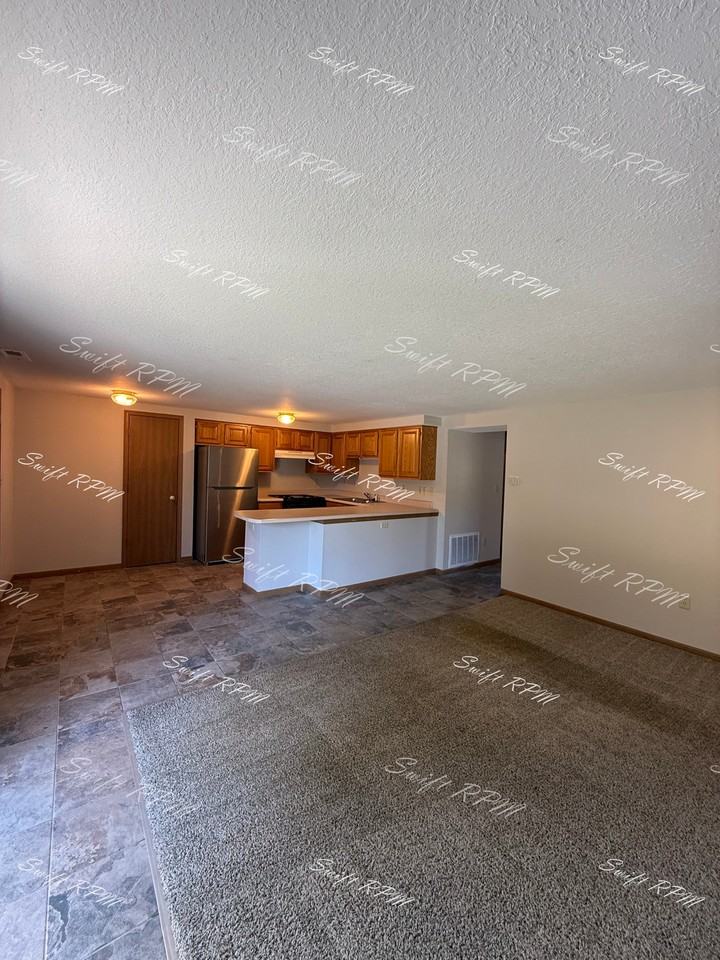 718 West 25th Street- 1 - Photo 4 of 14