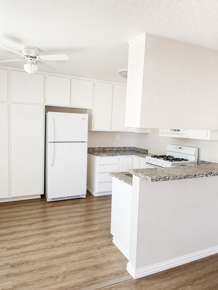16350 Pebble Beach Dr - Photo 3 of 35