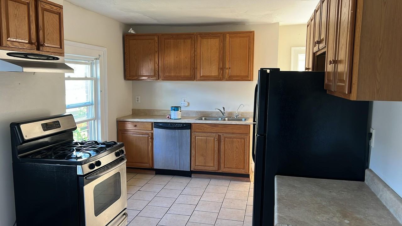 479 - 483 Broad Street - Photo 3 of 7