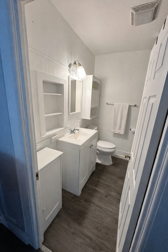 2519 Genesee Street - Photo 3 of 18