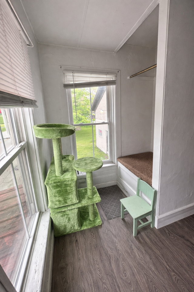 2519 Genesee Street - Photo 4 of 18