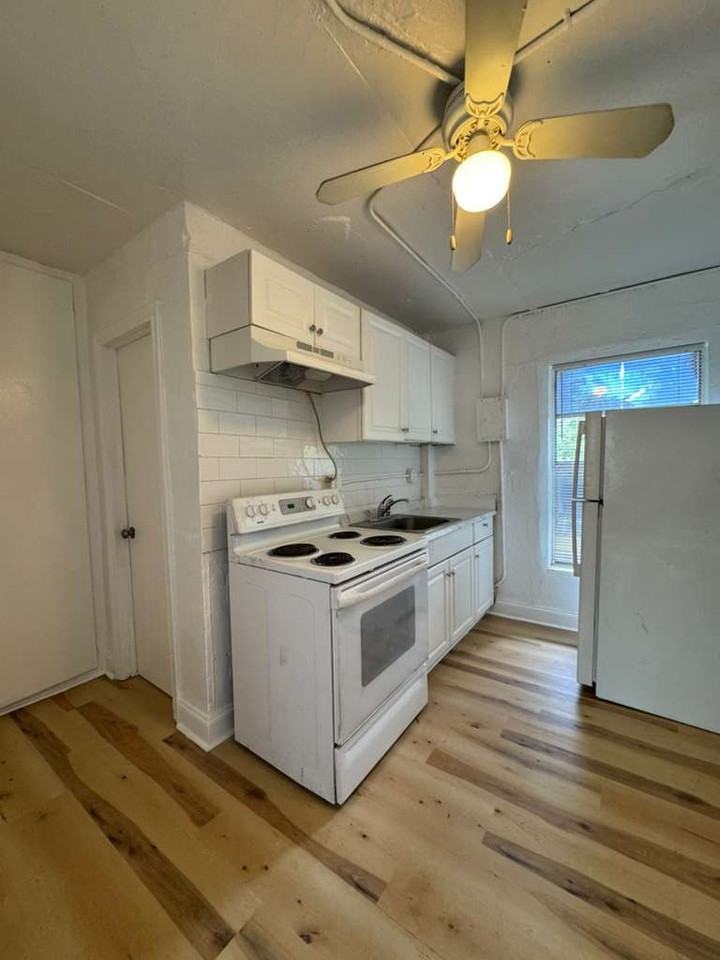 840 Northwest 5th Avenue - Photo 4 of 6
