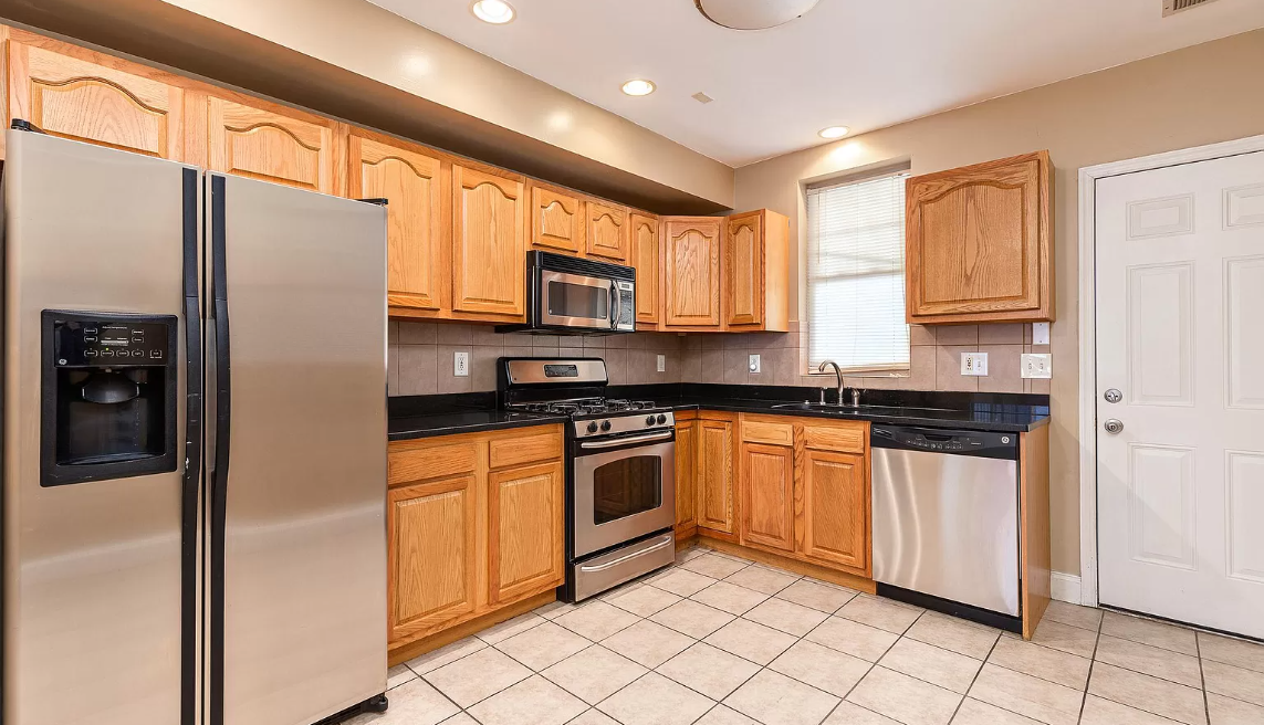 1262 Glyndon Ave - Photo 3 of 14