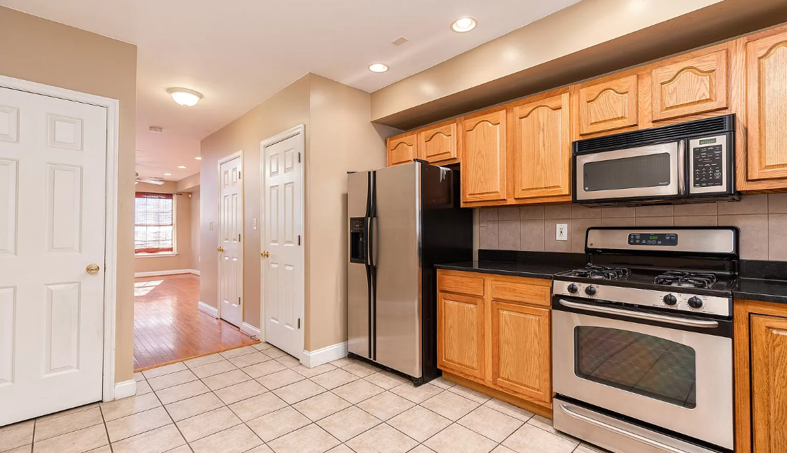 1262 Glyndon Ave - Photo 4 of 14