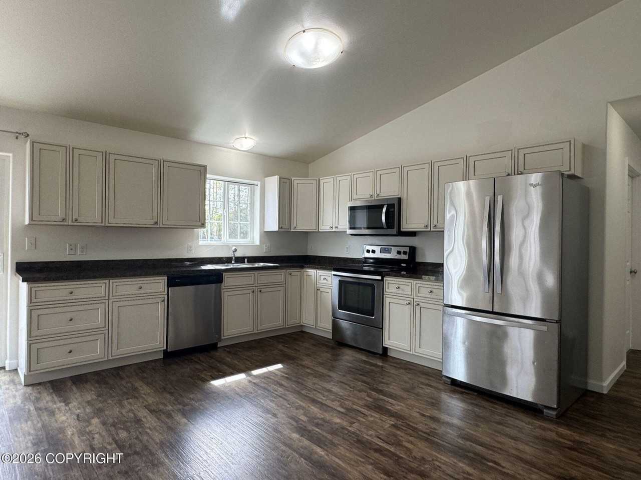 4564 W Fraser Dr - Photo 2 of 18