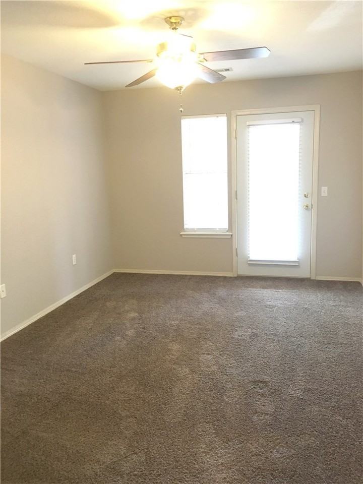 2736 Jean St - Photo 5 of 12
